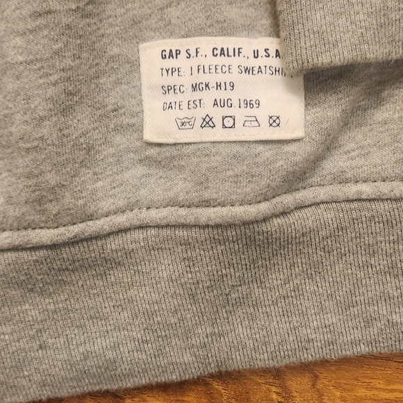 GAP Crew Neck Sweatshirt,  size L - Picture 3 of 8
